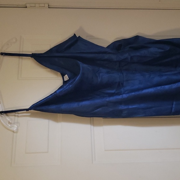 FLOERNS Spaghetti strap wrap cami dress - Picture 7 of 9